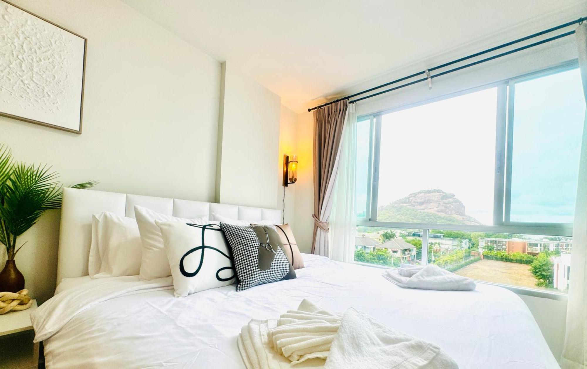 Sea&Mountain View,5 Mins Walk To Famous Beach With King Size Bed هوا هين المظهر الخارجي الصورة