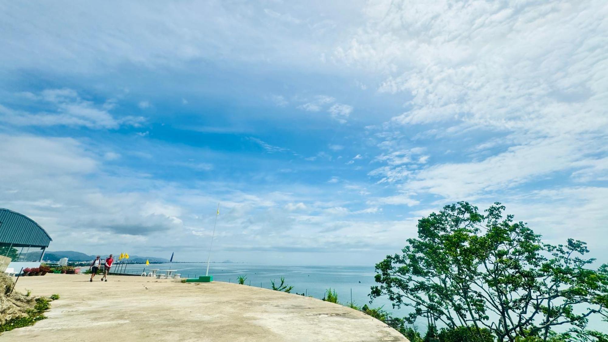 Sea&Mountain View,5 Mins Walk To Famous Beach With King Size Bed هوا هين المظهر الخارجي الصورة