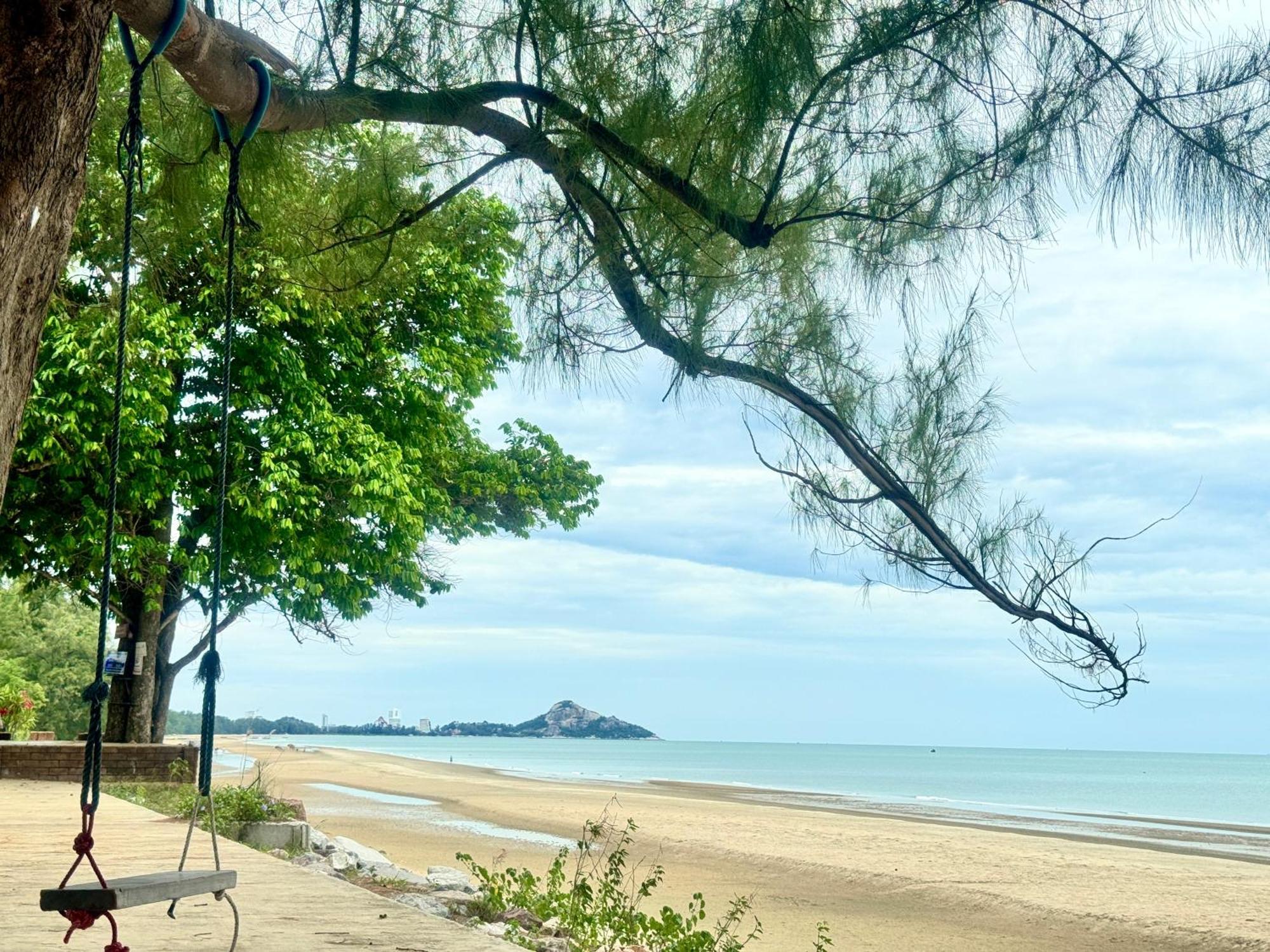 Sea&Mountain View,5 Mins Walk To Famous Beach With King Size Bed هوا هين المظهر الخارجي الصورة